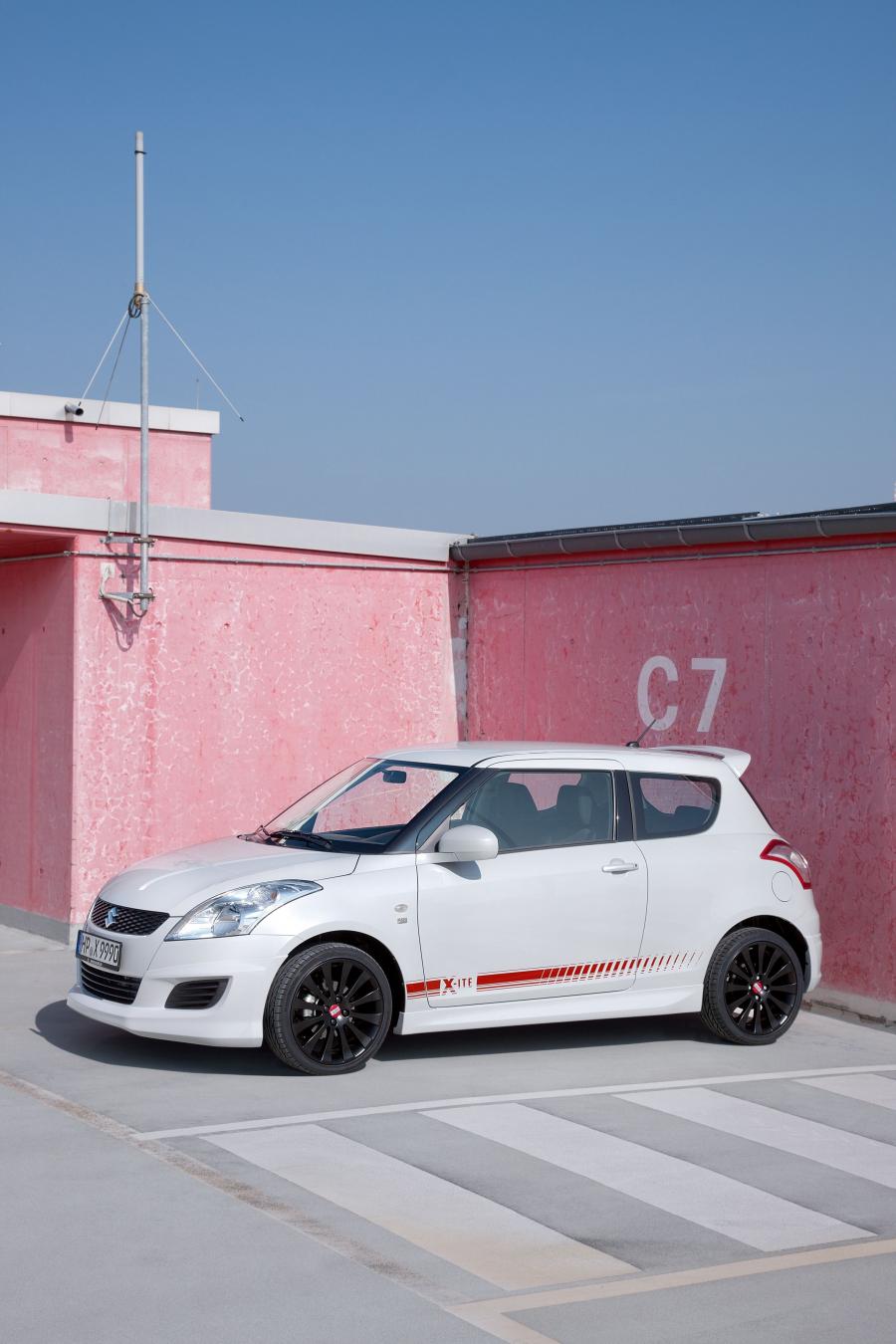  Suzuki Swift X-ITE 2012 года  (фото 10 из 11)